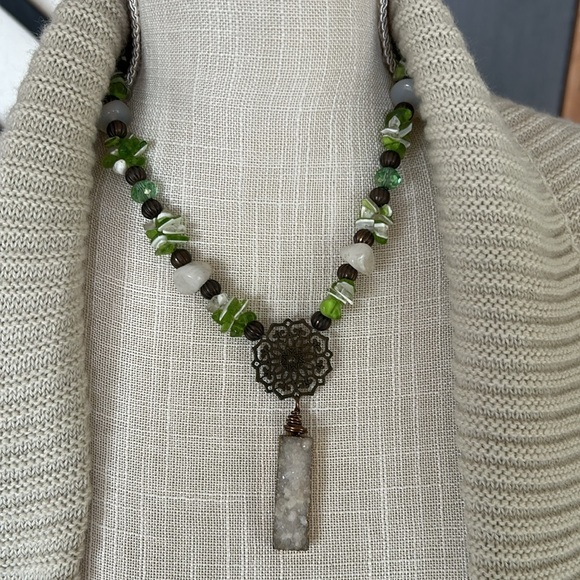 Raw Druzy Quartz Bar Necklace – Earthy Boho Style - Picture 11 of 14